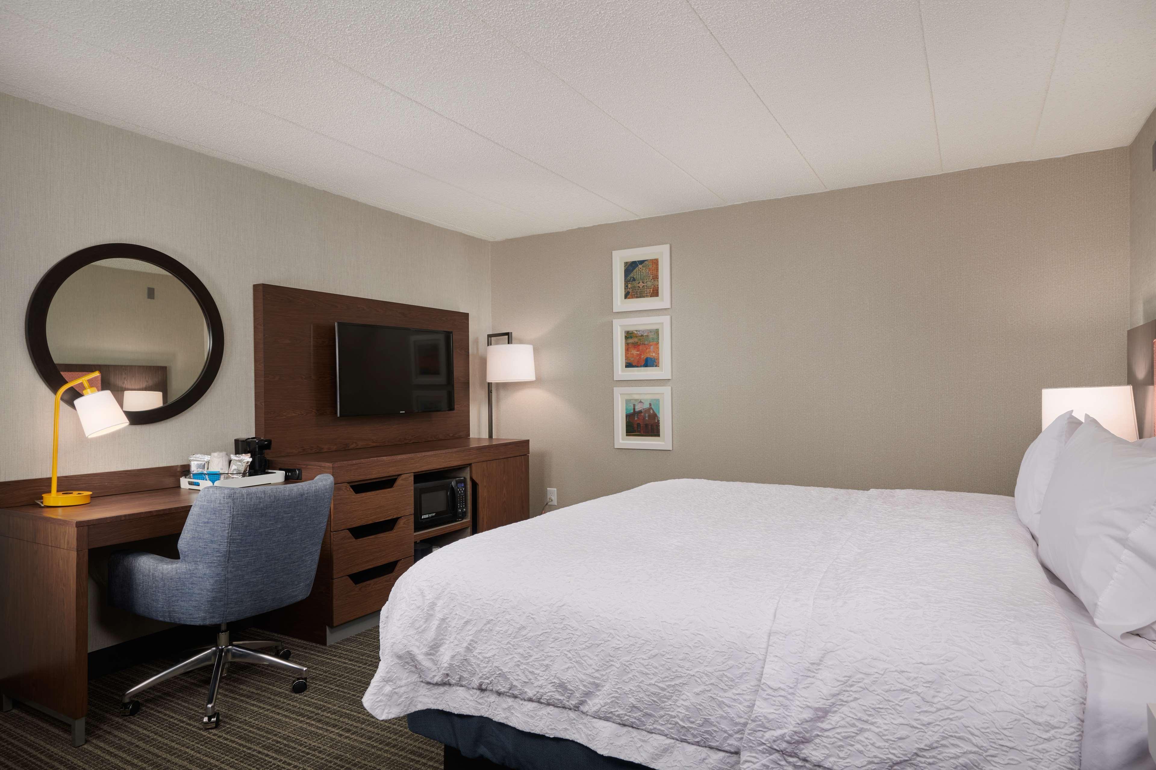 Hampton Inn Fairfax City Buitenkant foto