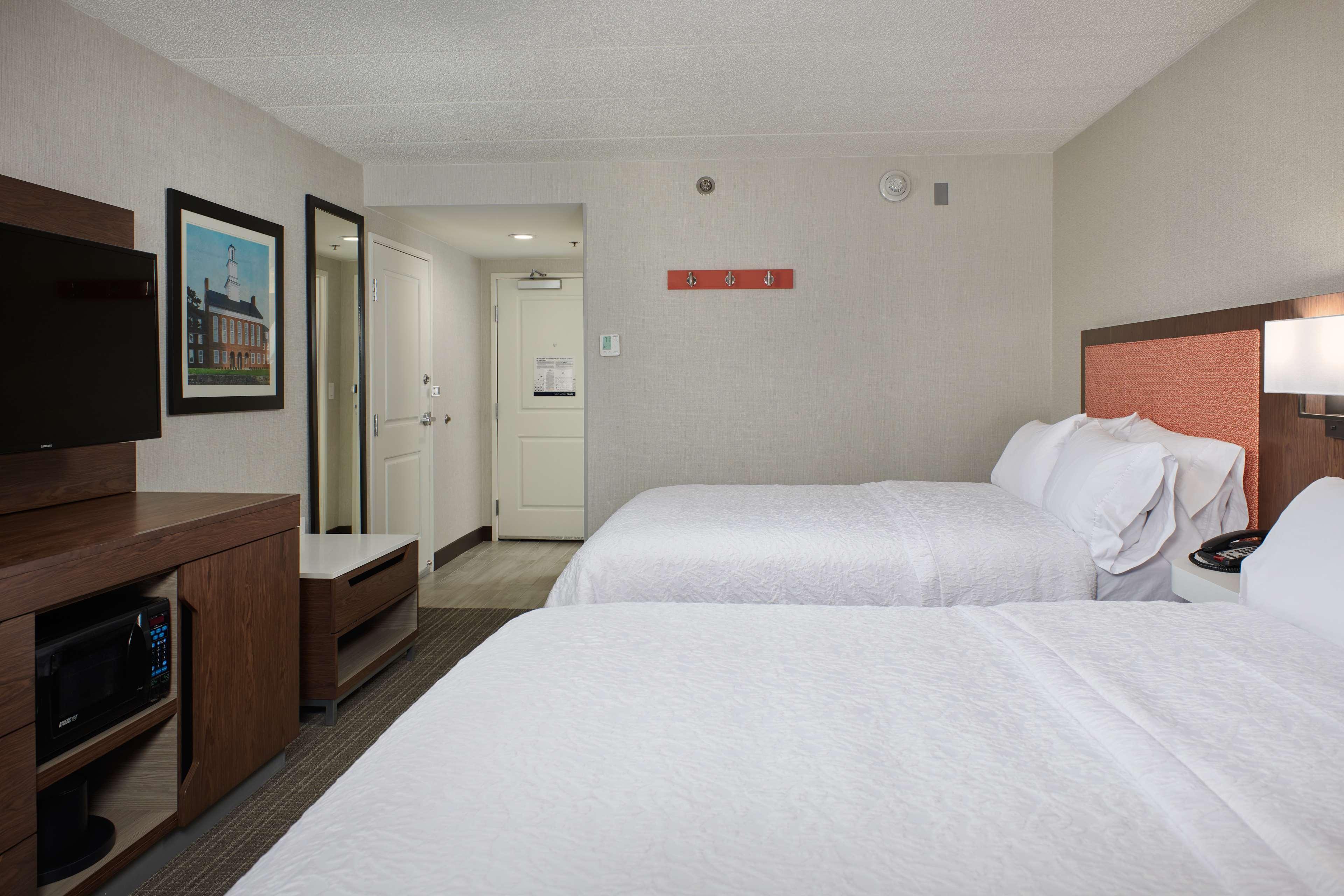 Hampton Inn Fairfax City Buitenkant foto