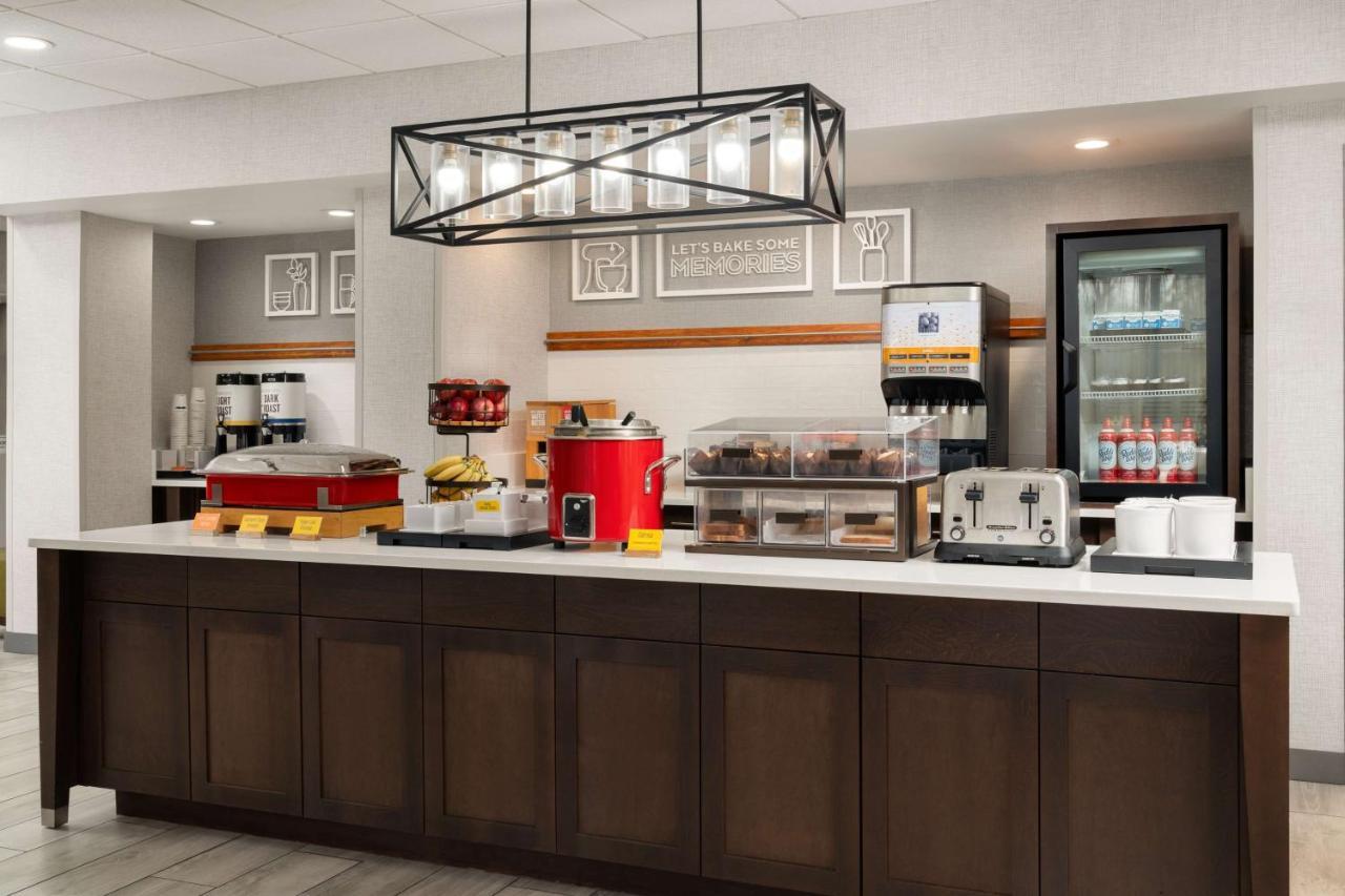 Hampton Inn Fairfax City Buitenkant foto