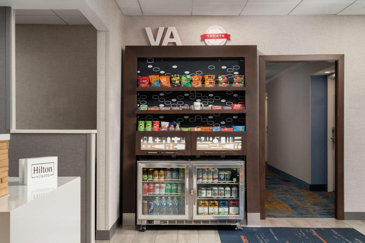 Hampton Inn Fairfax City Buitenkant foto