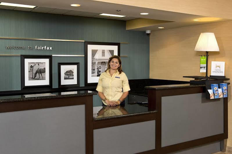 Hampton Inn Fairfax City Buitenkant foto